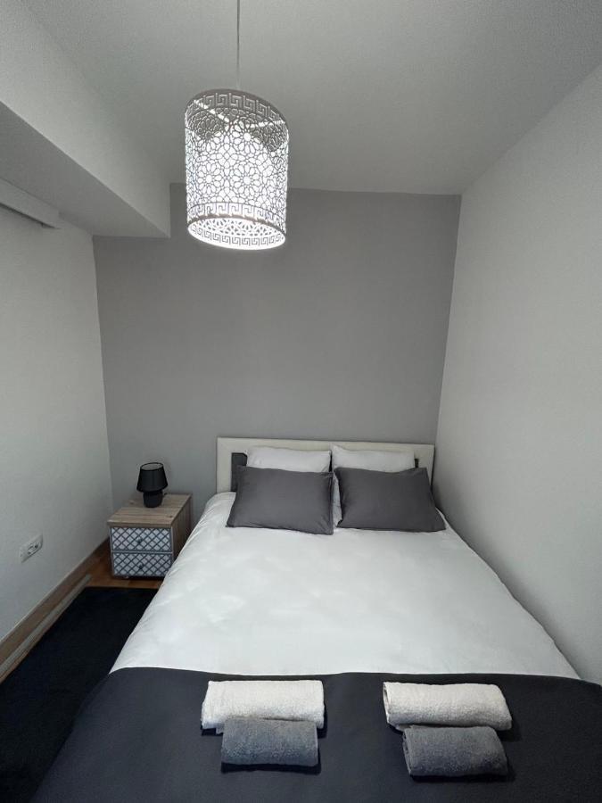 Apartments Empire - Adora Flatiron Skopje Esterno foto